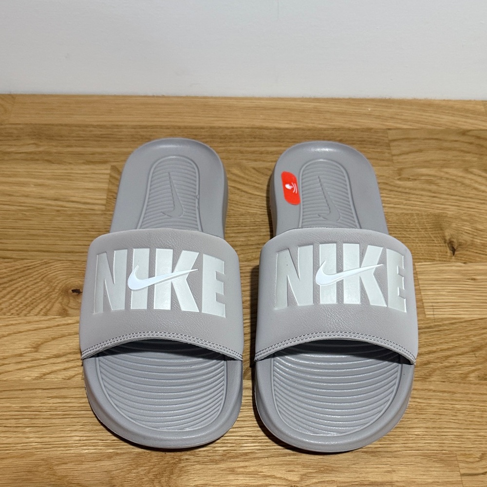 Nike Victori One slide size 9 - BRAND NEW